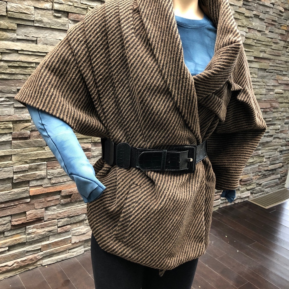Cape/Jacket. Wool - Picture 5 of 6